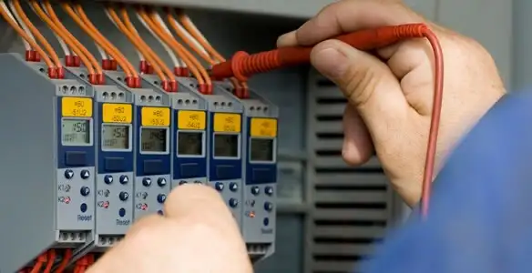 electrical contractors performing professional electrical system testing and configuration in Long Beach, CA