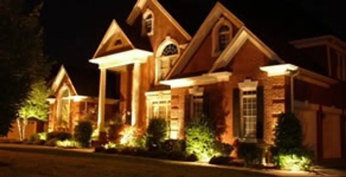 electrician services providing professional exterior electrical lighting in Long Beach, CA